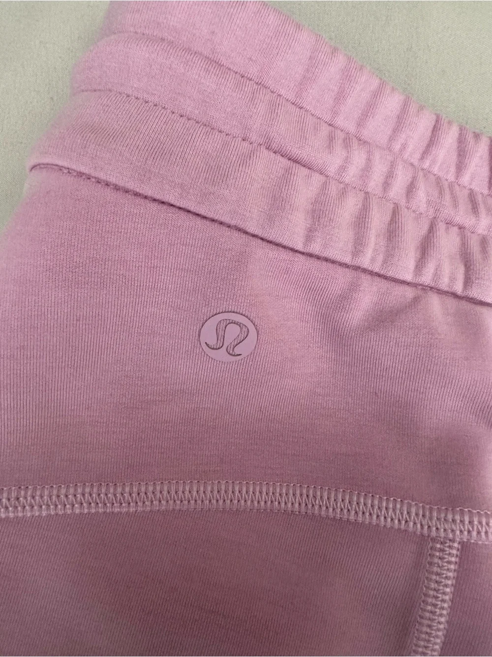 lululemon athletica Sofstreme 4” Shorts EUC